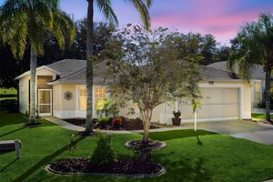 20700 QUEEN ALEXANDRA DR, LEESBURG, FL
