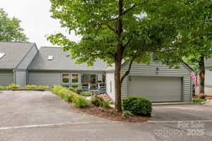 104 SUNNY VIEW LN, FLAT ROCK, NC