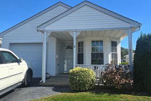11 WILLOW CT, MANORVILLE, NY
