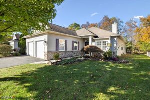 29 DAULTON DR, SOMERSET, NJ