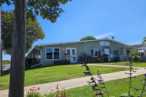 1402 GOLDEN RAIN RD, SEAL BEACH, CA