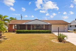 828 FOX HILLS DR, SUN CITY CENTER, FL