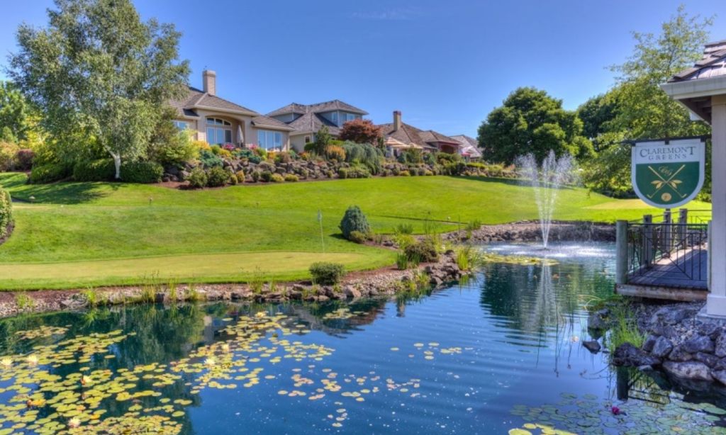 18-Hole Putting Golf Course