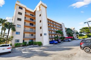 7770 TAHITI LN 105, LAKE WORTH, FL