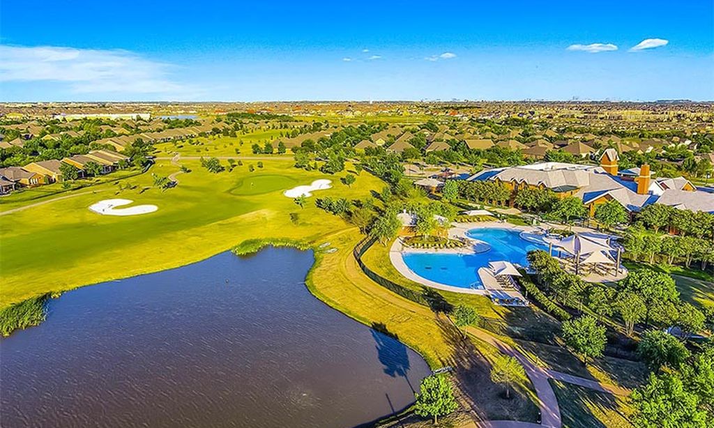 18-Hole Championship Golf Course With Water Features