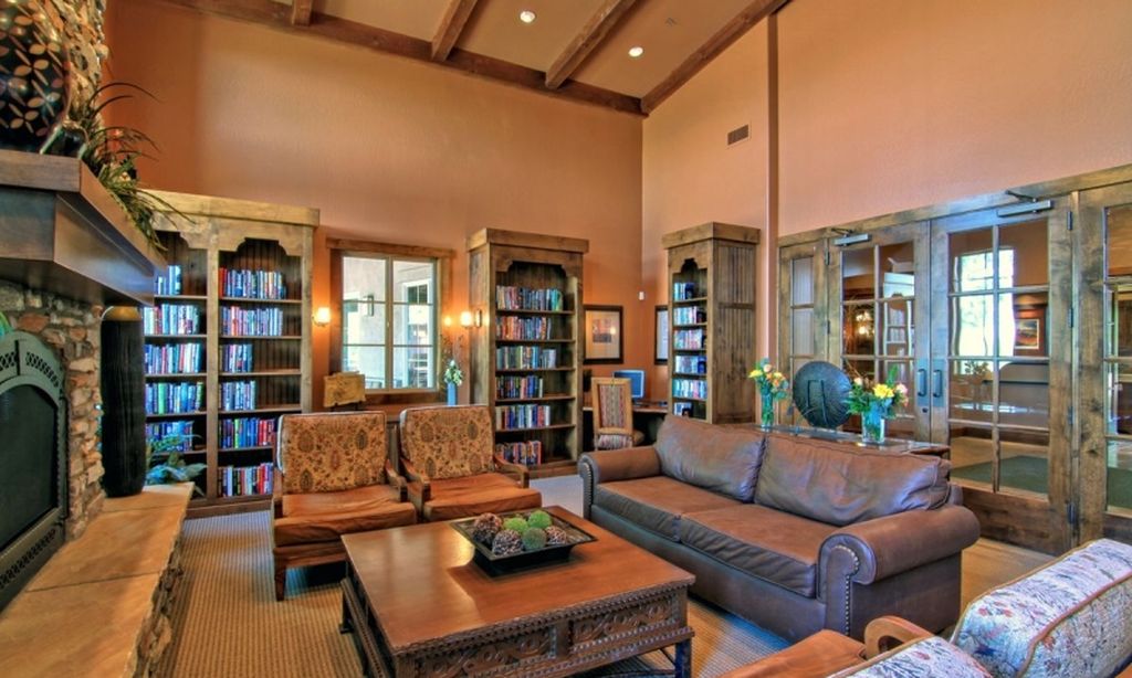 Clubhouse Lounge and Library