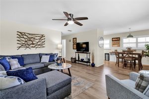 27 VISTA GARDENS TRL 206, VERO BEACH, FL