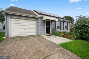 27 CHELSEA PL, SOUTHAMPTON, NJ