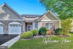 70 NIGHTINGALE DR, HAMILTON, NJ