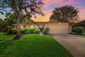 907 S PEACH HOLLOW CT, PEARLAND, TX