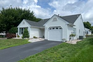 2 MAYAPPLE DR, BRICK, NJ