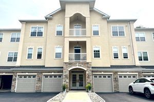 2 FALCON DR 202, HOLLAND, PA