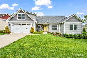 438 BLACKSMITH RUN DR, HENDERSONVILLE, NC