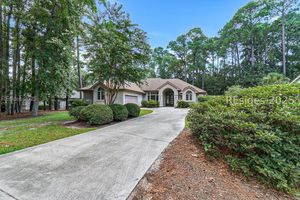 10 HICKORY KNOLL PL, HILTON HEAD ISLAND, SC