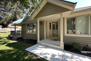 W240N2337 RANGE LINE CT A, PEWAUKEE, WI