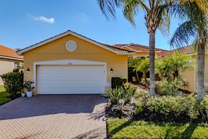 15716 AURORA LAKE CIR, WIMAUMA, FL