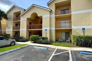 7610 WESTWOOD DR 122, TAMARAC, FL