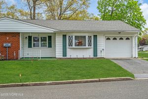 7 ARKANSAS DR, WHITING, NJ