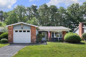 100 COURTSHIRE DR, BRICK, NJ