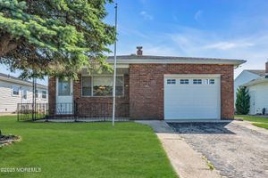 214 BONAIRE DR, TOMS RIVER, NJ