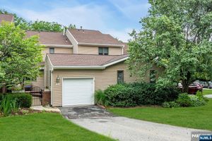 39 LITCHULT LN, MAHWAH, NJ