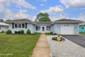 88 SCARBOROUGH PL, TOMS RIVER, NJ