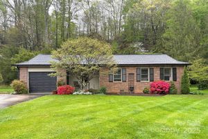 118 RESADA DR, BREVARD, NC