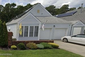 136 LONGWOOD DR, MANAHAWKIN, NJ