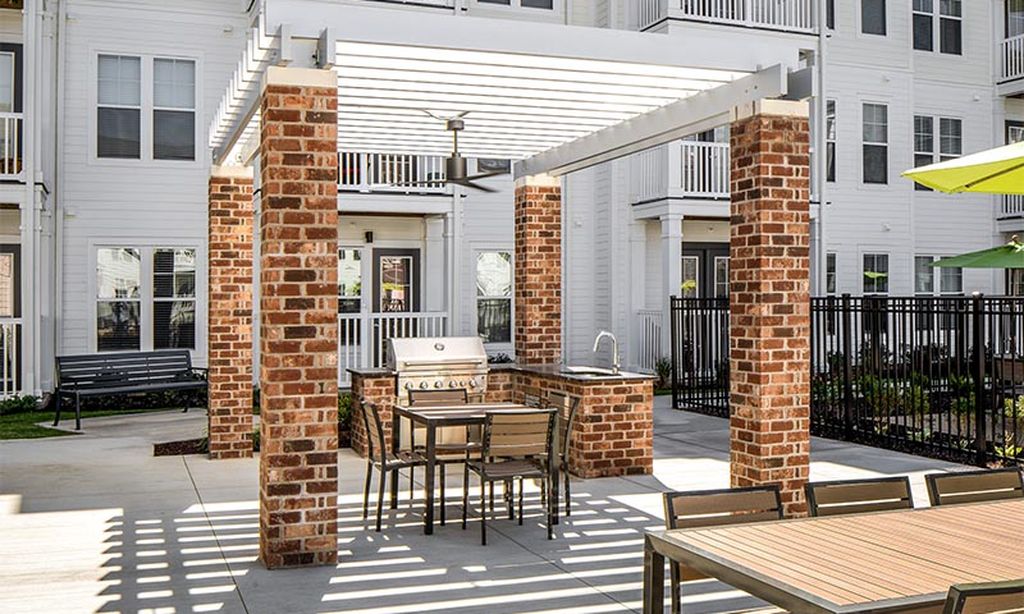 Outdoor Patio & BBQ Area