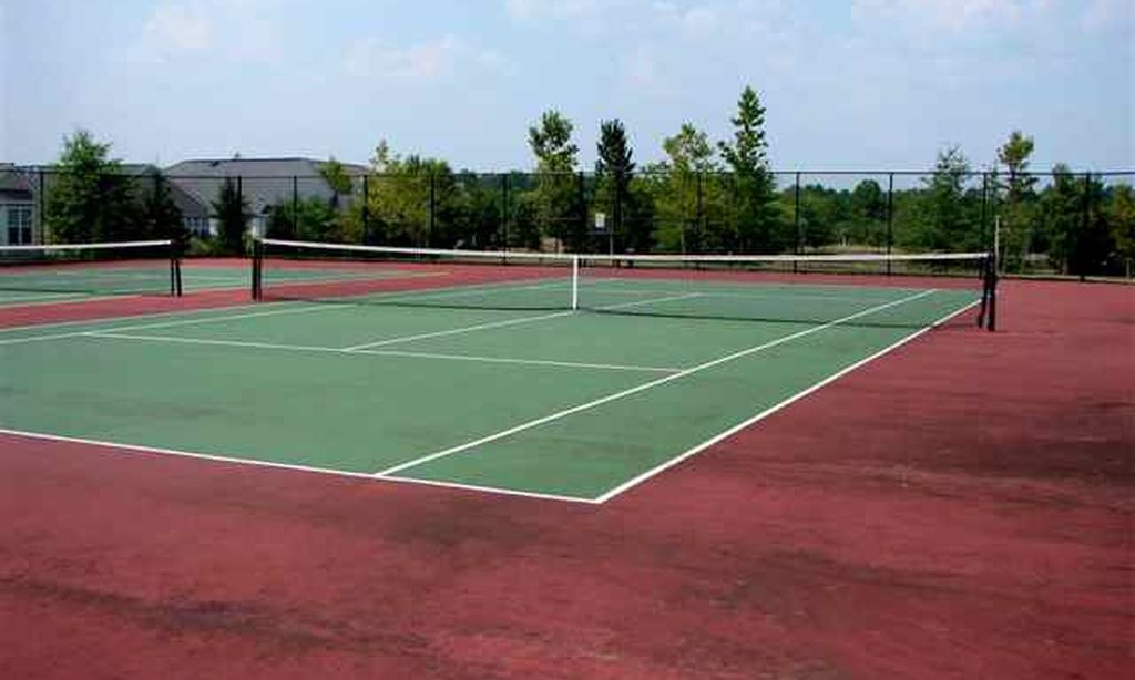 2 Tennis Courts