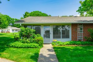 137 EASTBOURNE CT A, RIDGE, NY