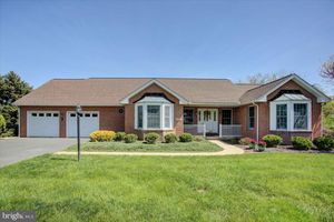 6388 QUAIL CIR, FAYETTEVILLE, PA