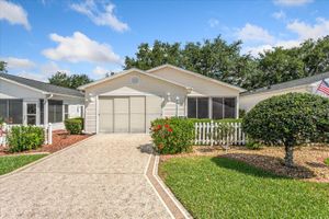2121 ESCOBAR AVE, LADY LAKE, FL