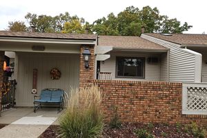 25664 LEXINGTON DR UNIT 2, SOUTH LYON, MI