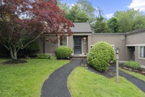 21 HERITAGE CIR A, SOUTHBURY, CT