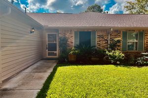 667 E COUNTRY GROVE CIR, PEARLAND, TX