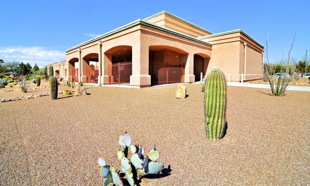 Las Campanas Social Center