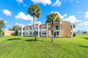 203 GOLDEN RIVER DR, WEST PALM BEACH, FL