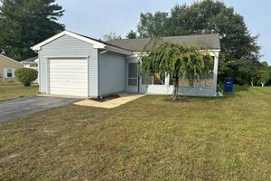 41 KINGSTON WAY, SOUTHAMPTON, NJ