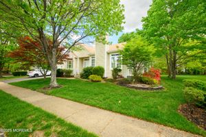 30 SPRINGLAWN DR, LAKEWOOD, NJ
