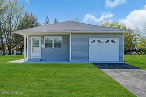 5 SAINT NICHOLAS CT, BERKELEY, NJ
