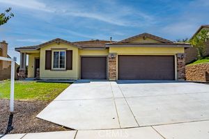 27635 WHISPERWOOD DR, MENIFEE, CA