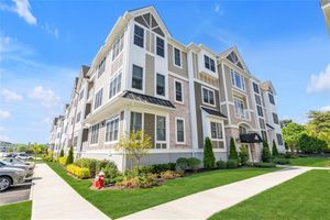 17101 ASPENWOOD DR, PLAINVIEW, NY