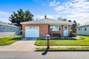 20 LIBERTA DR, TOMS RIVER, NJ