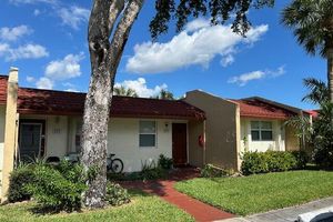 417 LAKE EVELYN DR, WEST PALM BEACH, FL