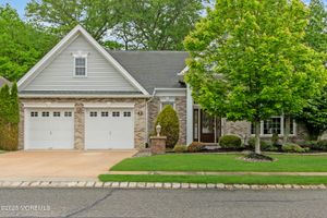42 DUNBERRY DR, FREEHOLD, NJ