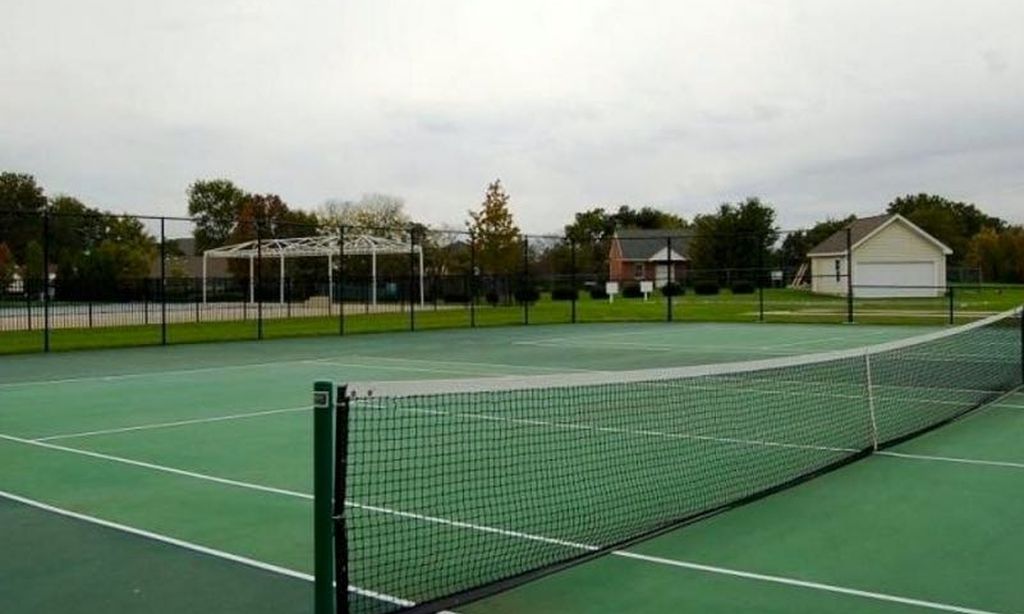 2 Tennis Courts