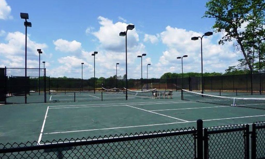 8 Tennis Courts