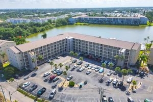 3521 LAKE BAYSHORE DR # 101 J, BRADENTON, FL