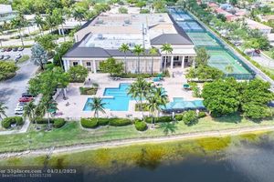 9560 WELDON CIR APT J203, FORT LAUDERDALE, FL
